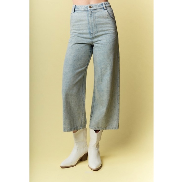 "The Nancy" Heart Accent Wide-leg Cropped Denim Pants - Picture 4 of 4